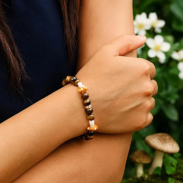 Yellow Tiger Eye bead arrangement on the yellow tiger eye bead bracelet
