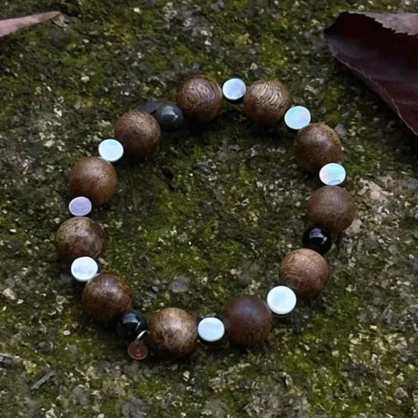 Agarwood Mother Of Pearl Obsidian Bracelet Outdoor Agarwood, black mother-of-pearl and obsidian bracelet outdoors
